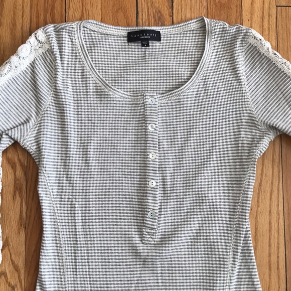 Sanctuary small long sleeve tee! - Picture 3 of 5